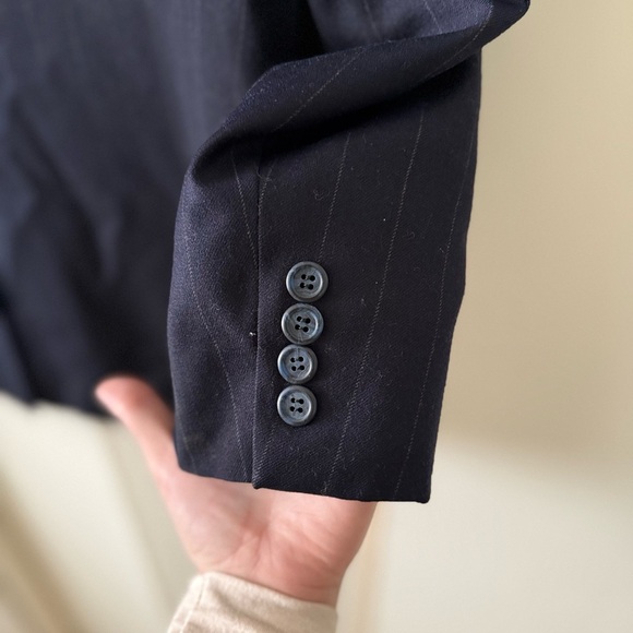 Vintage Tommy Hilfiger Pin Striped suit jacket, blazer - navy blue 80s/90s - Picture 5 of 9